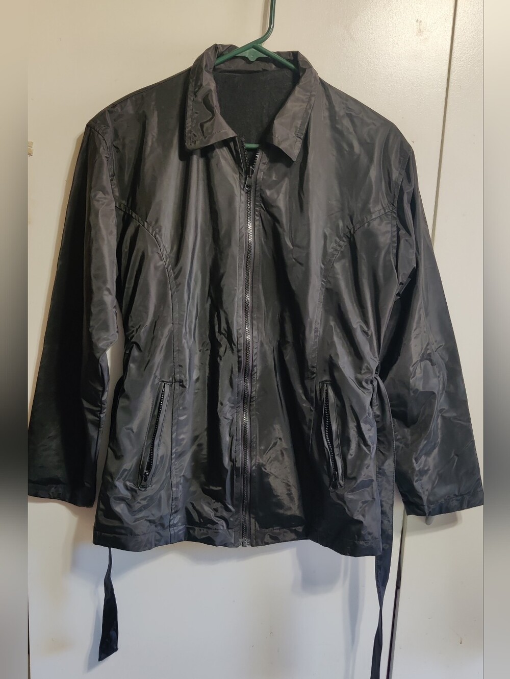 NEW Women's Water-resistant Black Zip-Up Short Coat - Picture 2 of 5